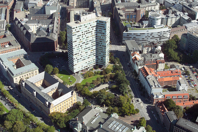 3- Luftbild Unilever Gebäude und Musikhalle