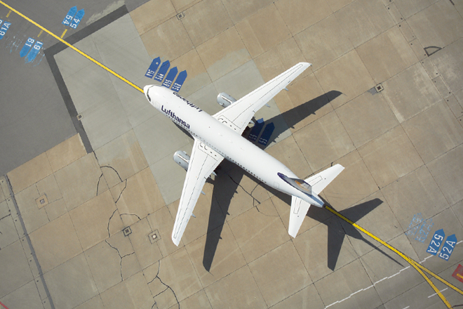 4- Vorfeld mit Lufthansajet