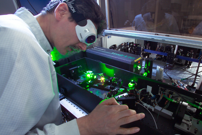 12- Desy - Experimentierhalle - optischer Laser